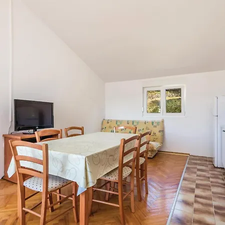 3 Bedroom Cozy In Apartment *