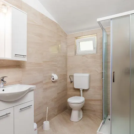 Apartment 3 Bedroom Cozy In Supetarska Draga