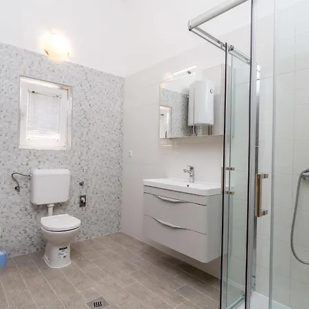 3 Bedroom Cozy In Supetarska Draga
