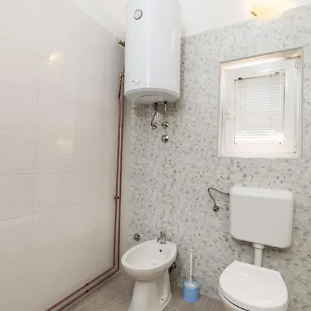 Apartment 3 Bedroom Cozy In Supetarska Draga