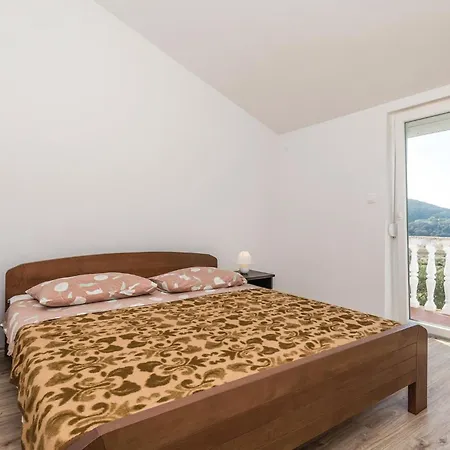 3 Bedroom Cozy In *