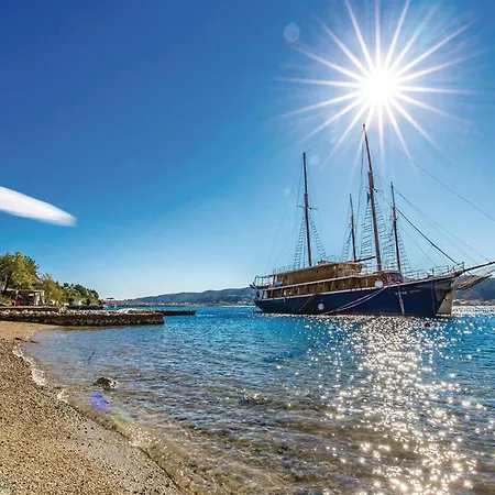 Awesome In * Supetarska Draga